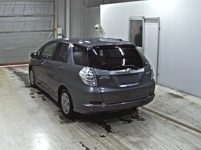 Honda FIT SHUTTLE — фото 2