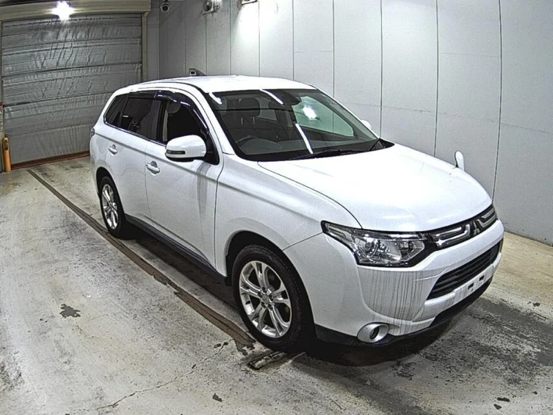 Mitsubishi OUTLANDER — фото 1