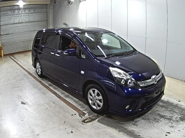 Toyota ISIS