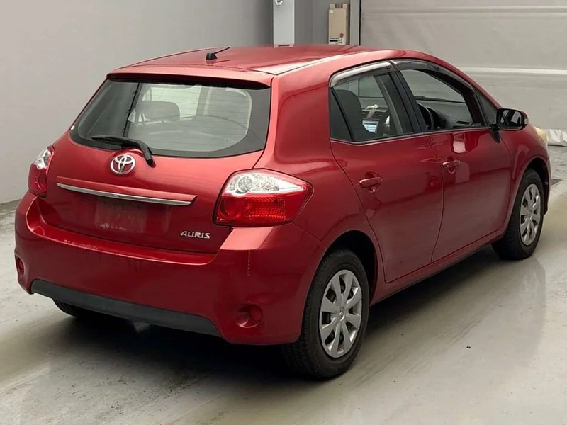 Toyota AURIS — фото 2