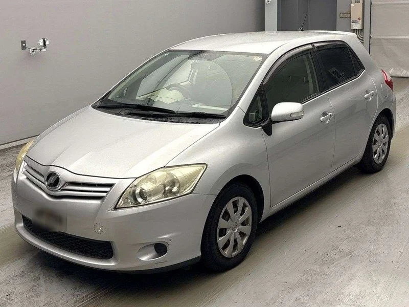 Toyota AURIS — фото 1
