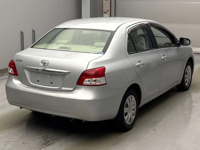 Toyota BELTA — фото 2