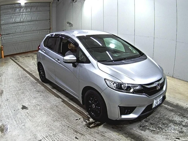 Honda FIT — фото 1