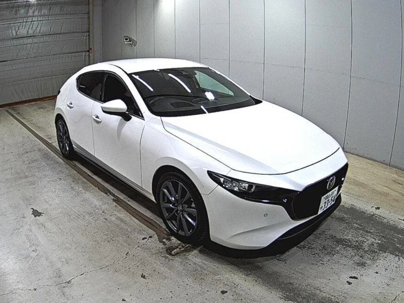 Mazda MAZDA3 FASTBACK — фото 1