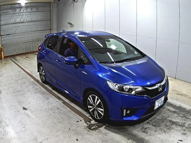 Honda FIT — фото 1