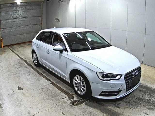 Audi A3 — фото 1