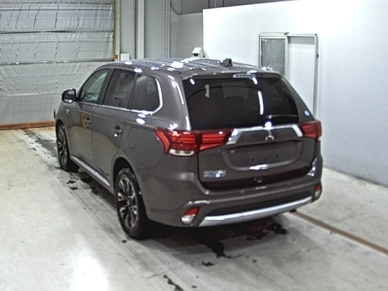Mitsubishi OUTLANDER PHEV — фото 2
