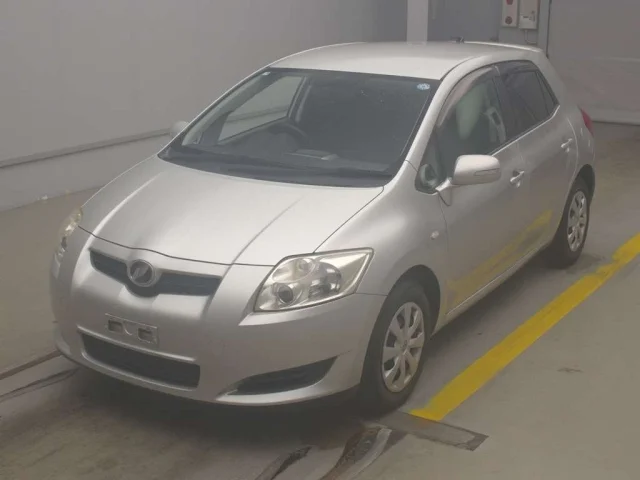 Toyota AURIS — фото 1