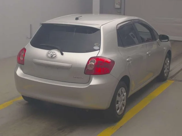 Toyota AURIS — фото 2