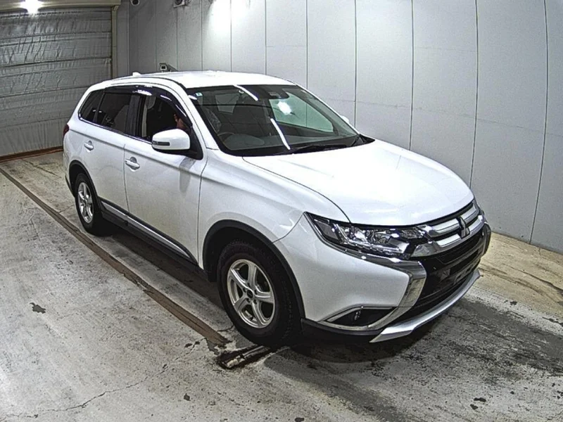 Mitsubishi OUTLANDER — фото 1
