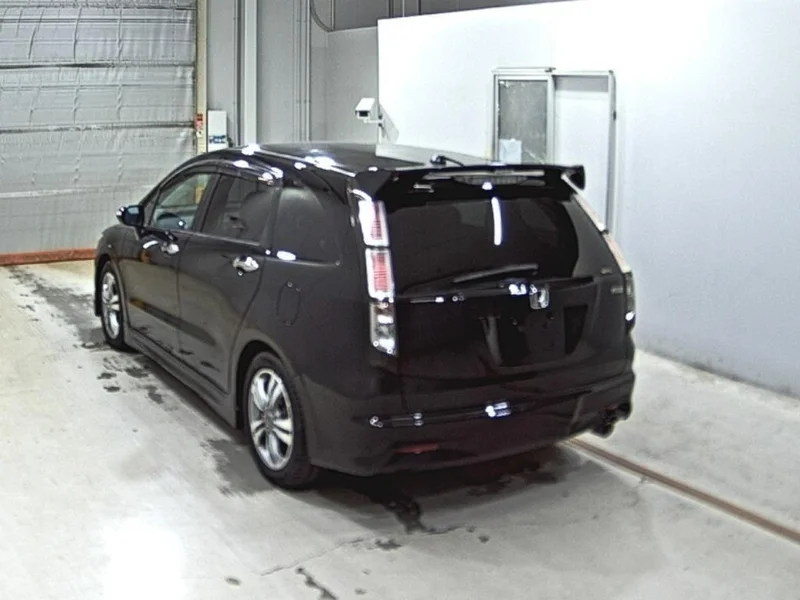 Honda STREAM — фото 2