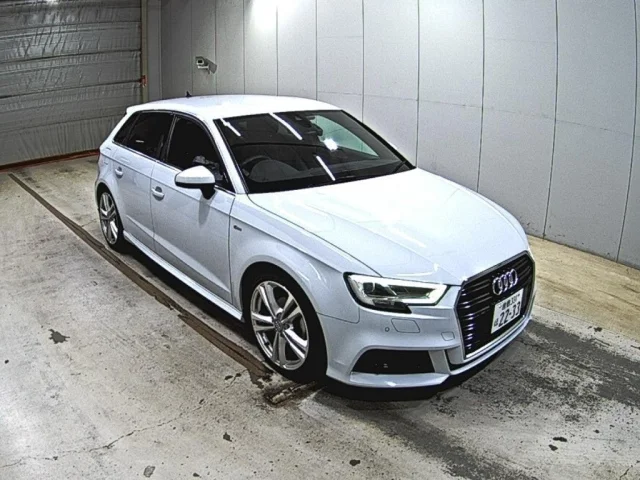 Audi A3 — фото 1