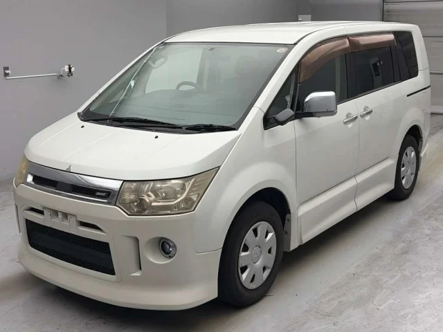 Mitsubishi DELICA D5