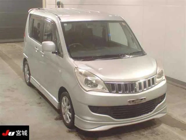 Mitsubishi DELICA D2