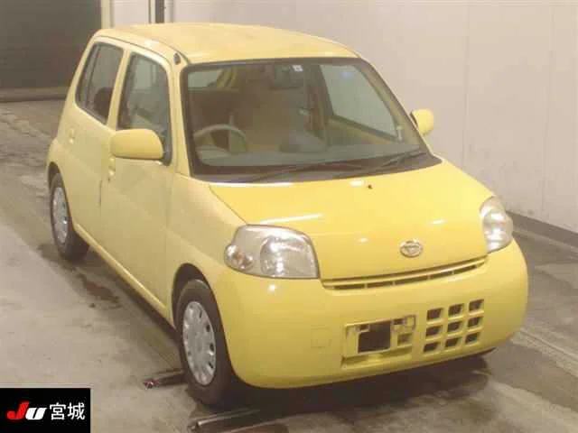 Daihatsu ESSE
