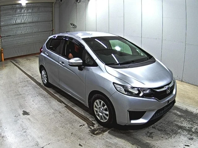 Honda FIT — фото 1