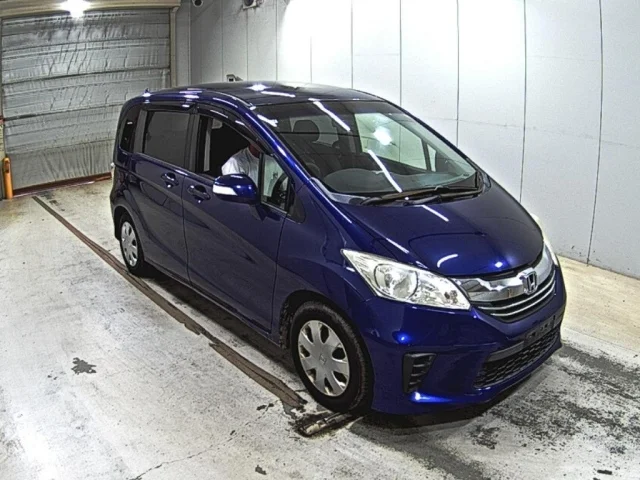 Honda FREED — фото 1