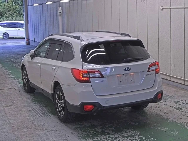 Subaru LEGACY OUTBACK — фото 2