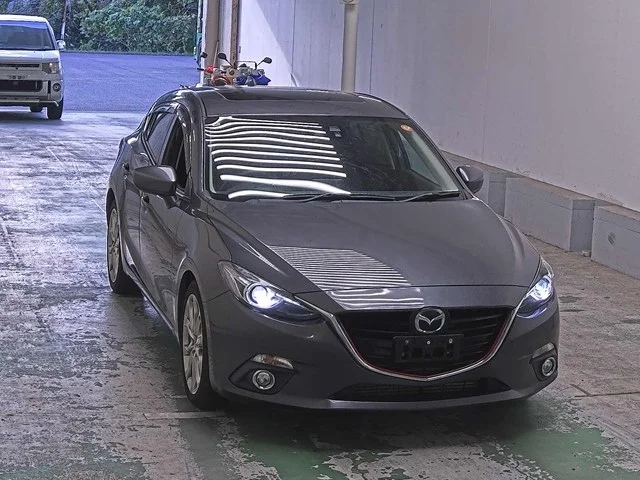 Mazda AXELA — фото 1