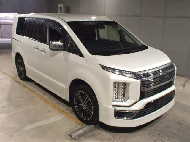 Mitsubishi DELICA D5