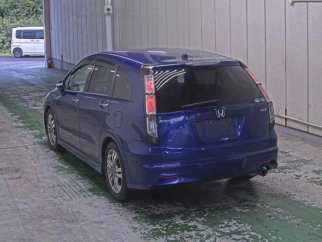 Honda STREAM — фото 2