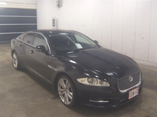 Jaguar XJ SERIES