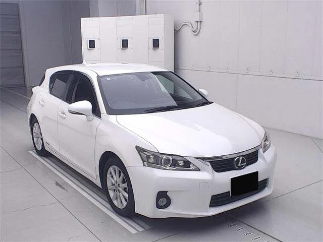 Lexus CT — фото 1
