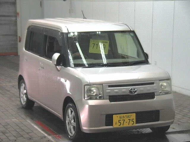 Toyota PIXIS SPACE