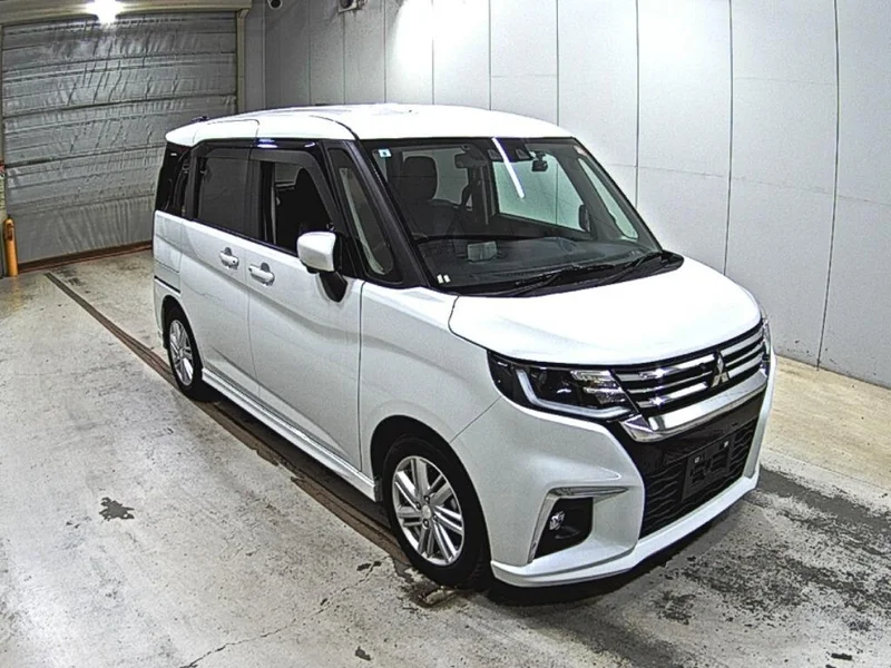 Mitsubishi DELICA D2 — фото 1