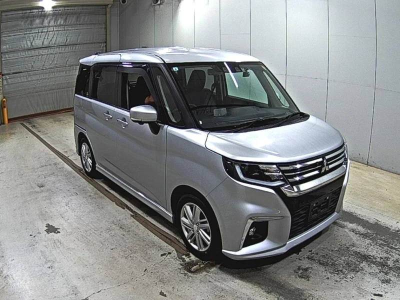 Mitsubishi DELICA D2 — фото 1