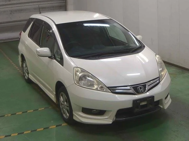 Honda FIT SHUTTLE — фото 1