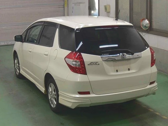 Honda FIT SHUTTLE — фото 2