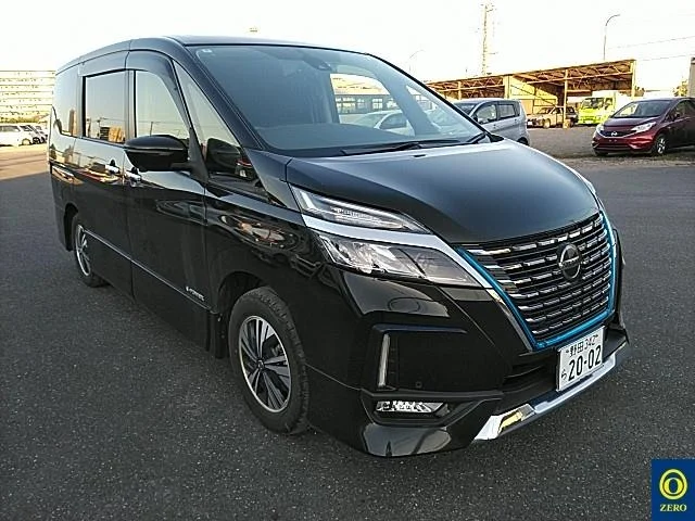 Nissan SERENA — фото 1
