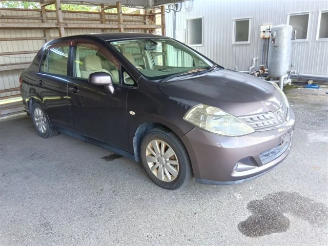 Nissan TIIDA LATIO
