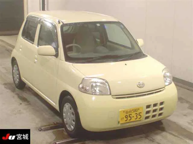 Daihatsu ESSE