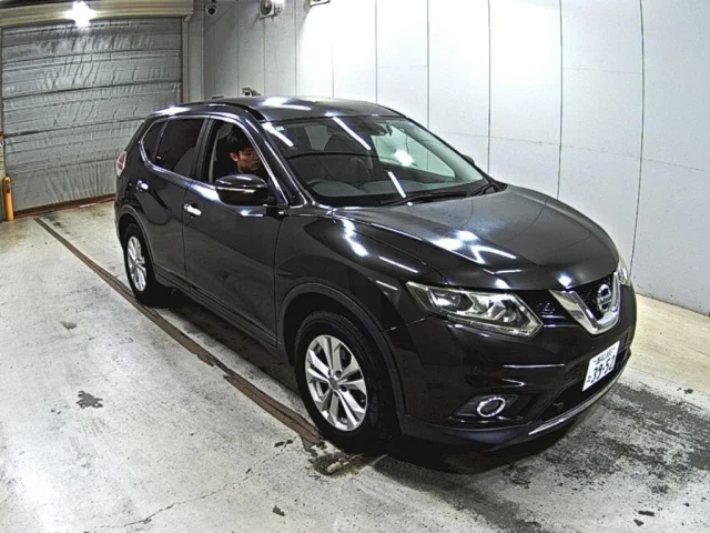 Nissan X-TRAIL — фото 1