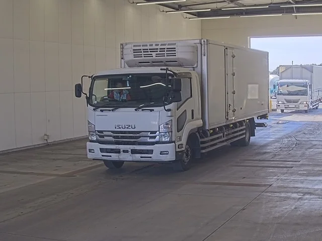 Isuzu FORWARD — фото 1
