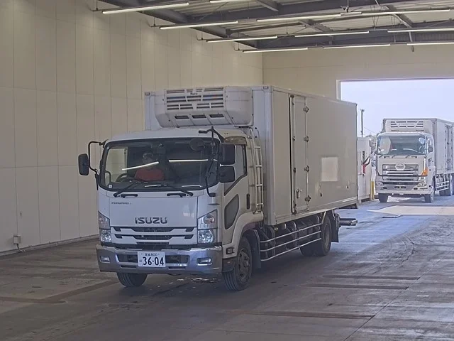 Isuzu FORWARD — фото 1