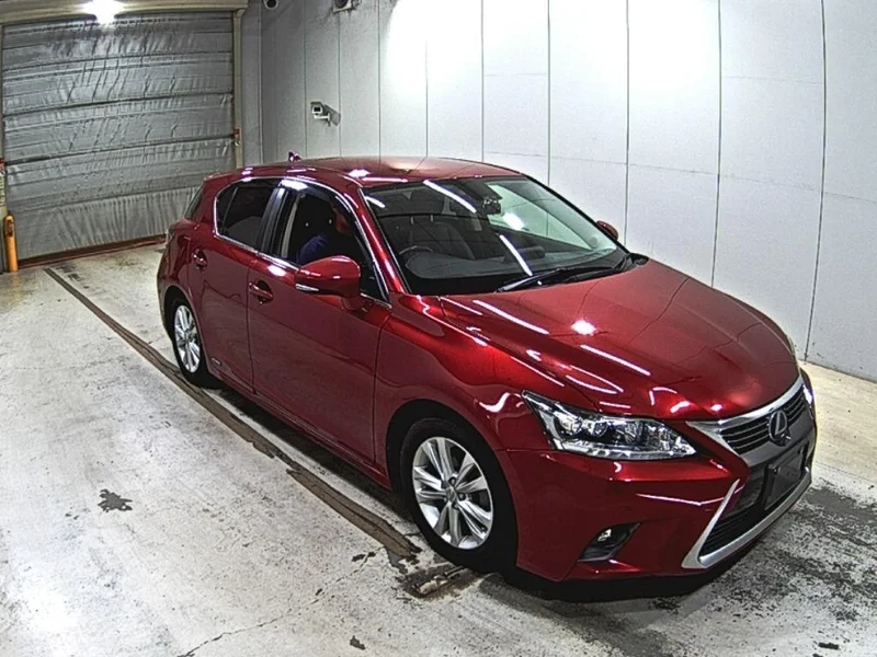 Lexus CT — фото 1