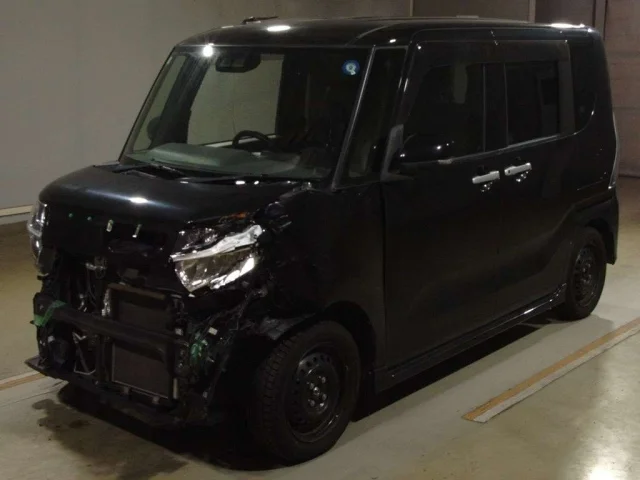 Daihatsu TANTO — фото 1