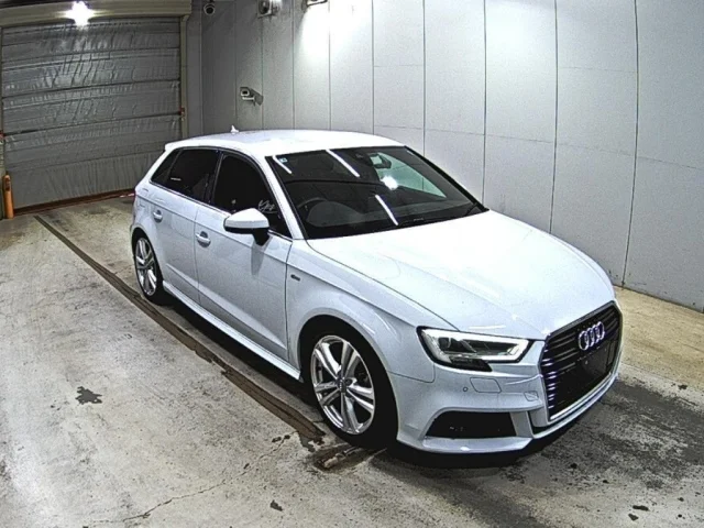 Audi A3 — фото 1