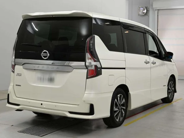 Nissan SERENA — фото 2