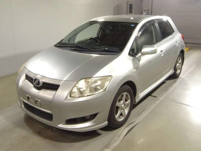 Toyota AURIS — фото 1