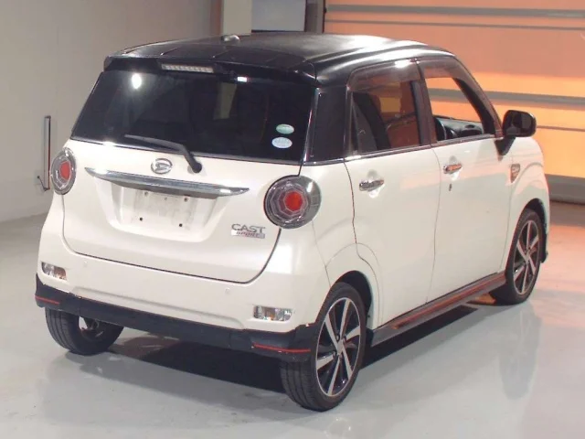 Daihatsu CAST — фото 2