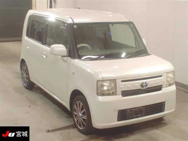 Toyota PIXIS SPACE