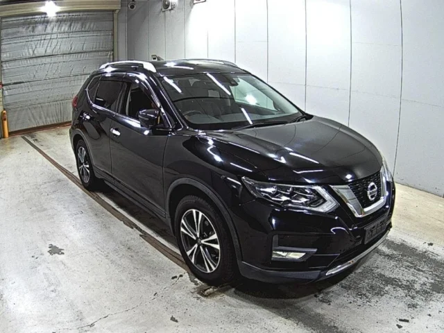 Nissan X-TRAIL — фото 1