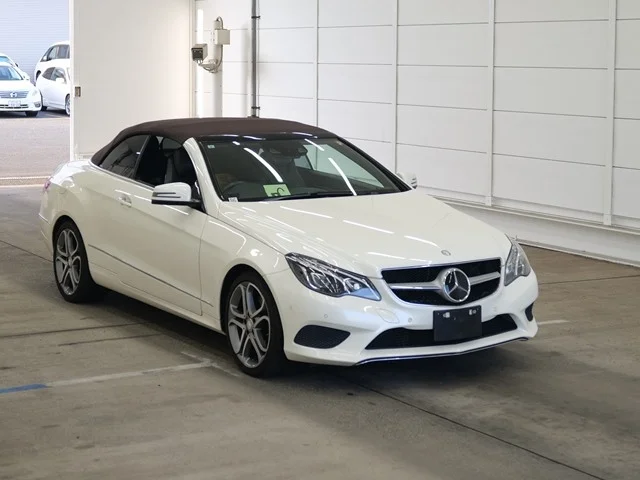 Mercedes-Benz E CLASS — фото 1