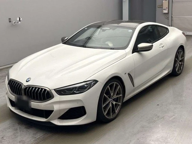 BMW 8-Series — фото 1