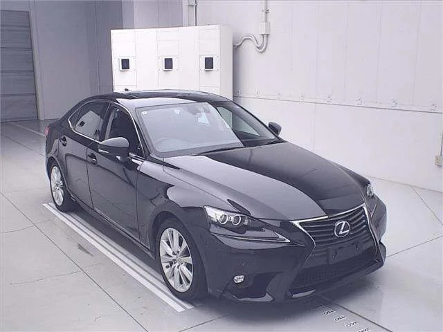 Lexus IS
