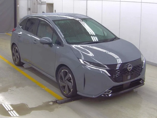 Nissan AURA